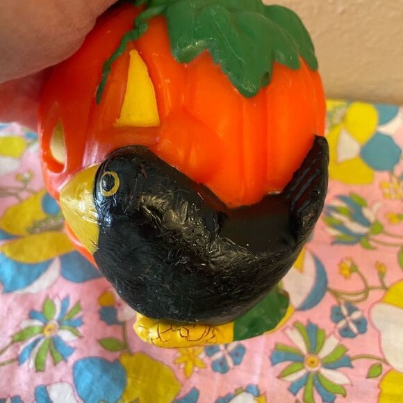 Vintage Halloween Pumpkin and Crow Hallmark Candle - Picture 10 of 15